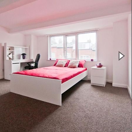 Budget Double Room Close To Leeds University And City Centre Екстериор снимка